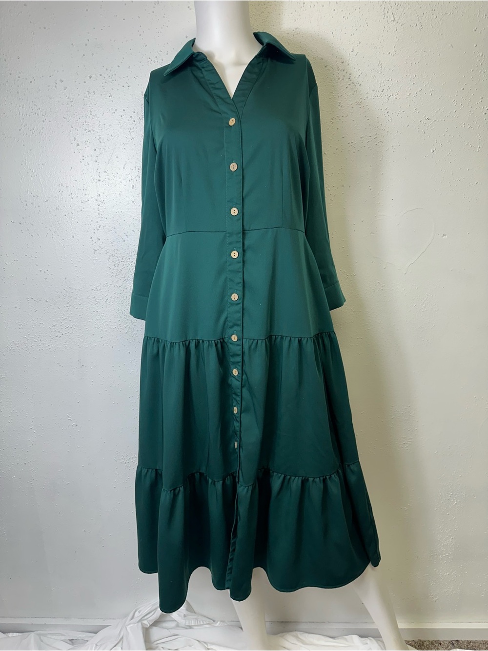 Classic Emerald Button-Front Tiered Shirt Dress
